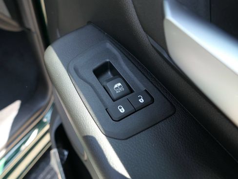 New 2026 RAM 1500 Express AWD/4WD image 22