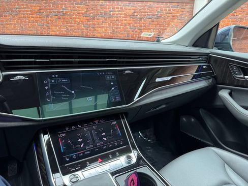 Used 2023 Audi Q8 Prestige AWD/4WD image 19
