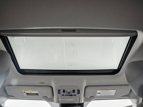 Certified 2022 Toyota Highlander Bronze Edition image 32