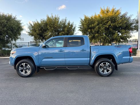 Certified 2019 Toyota Tacoma TRD Sport image 7
