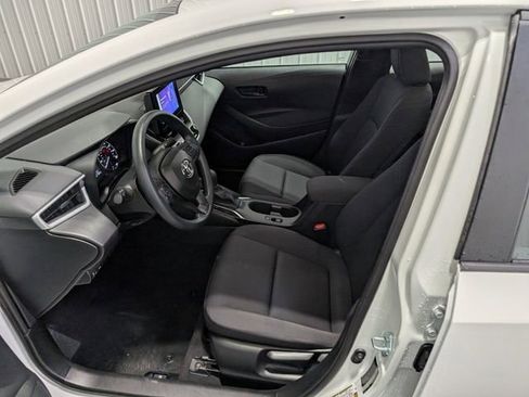 Used 2025 Toyota Corolla LE image 14