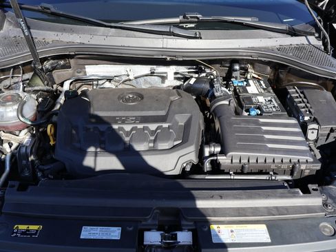 Used 2023 Volkswagen Tiguan SE R-Line image 42