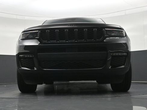 Used 2022 Jeep Grand Cherokee L Limited w/ Black Appearance Package RWD image 36
