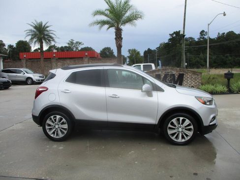 Used 2017 Buick Encore Preferred FWD image 2