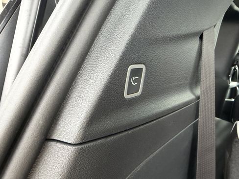 New 2026 Chrysler Pacifica Limited image 14