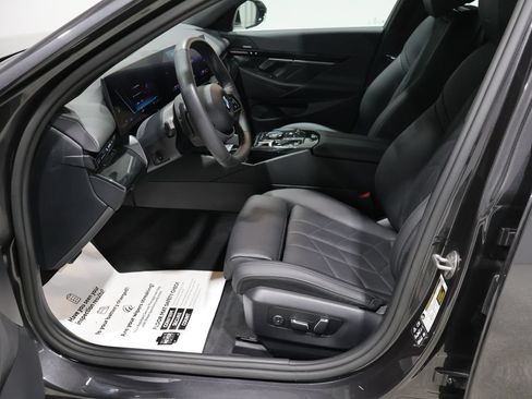 Used 2024 BMW 530i xDrive AWD/4WD image 9