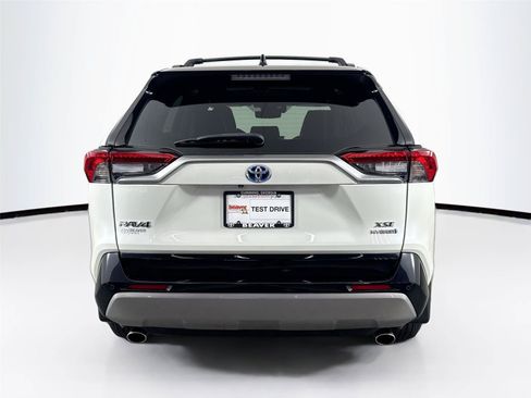 Used 2022 Toyota RAV4 XSE AWD/4WD image 11