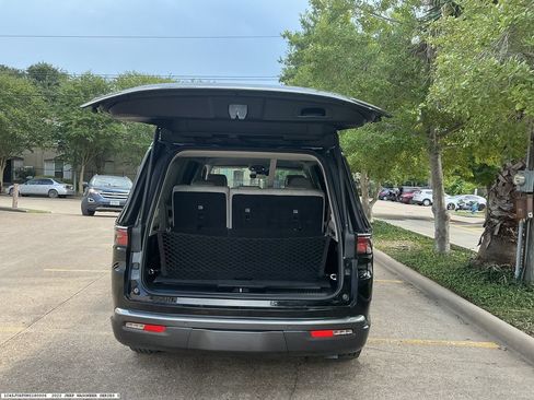 Used 2022 Jeep Wagoneer Series I AWD/4WD image 11