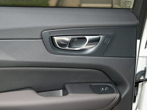 New 2026 Volvo XC60 T8 Plus w/ Climate Package AWD/4WD image 19
