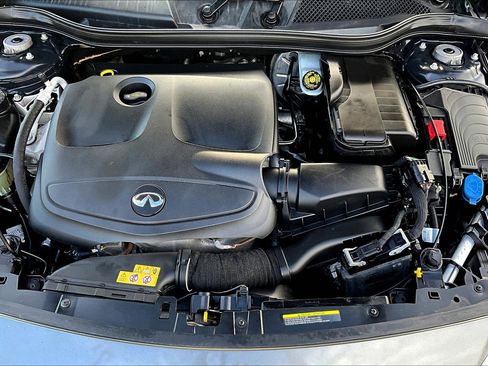 Used 2017 INFINITI QX30 Premium w/ Navigation Package image 31