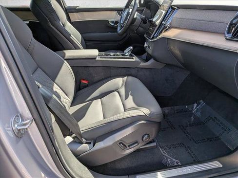 Used 2026 Volvo XC90 B6 Core AWD/4WD image 21