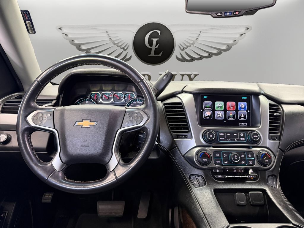 Used 2018 Chevrolet Suburban LT RWD image 10