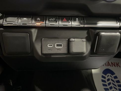 Used 2023 Chevrolet Silverado 1500 Custom image 18