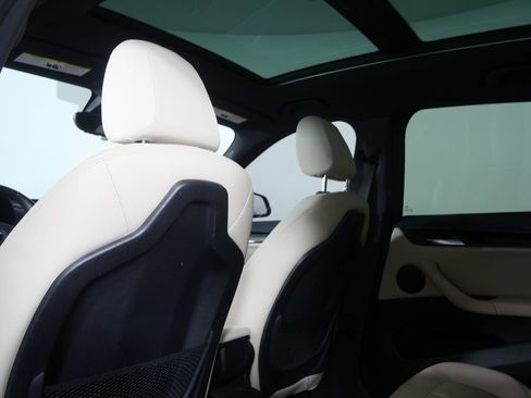 Certified 2022 BMW X1 xDrive28i w/ Premium Package image 16