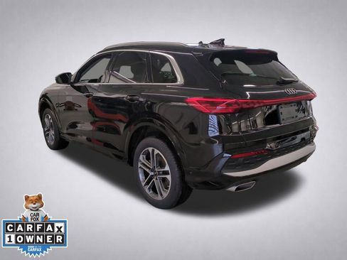 Used 2025 Audi Q5 Premium w/ Convenience Package image 6