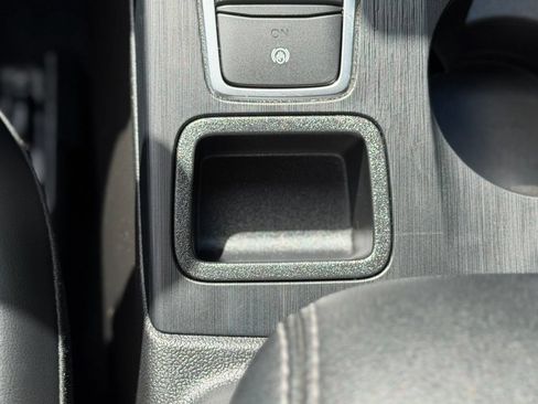 Certified 2025 Ford Escape Platinum AWD/4WD image 17