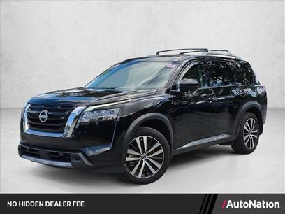 Used 2025 Nissan Pathfinder Platinum w/ Cargo Package