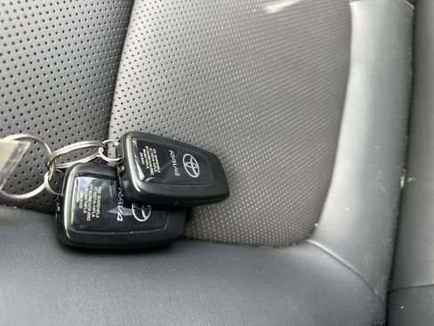 Used 2025 Toyota RAV4 Limited image 20