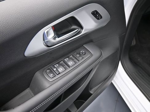 New 2026 Chrysler Pacifica Limited w/ S Appearance Package image 14