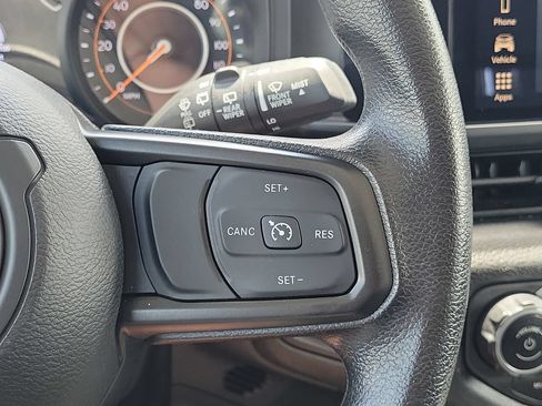 Used 2025 Jeep Wrangler Unlimited Sport AWD/4WD image 21