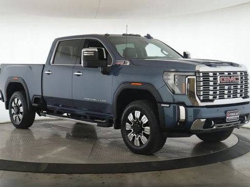 Used 2026 GMC Sierra 2500 Denali w/ Denali Reserve Package AWD/4WD image 2