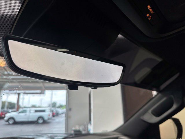 Used 2025 GMC Yukon XL Denali w/ Denali Reserve Package AWD/4WD image 51