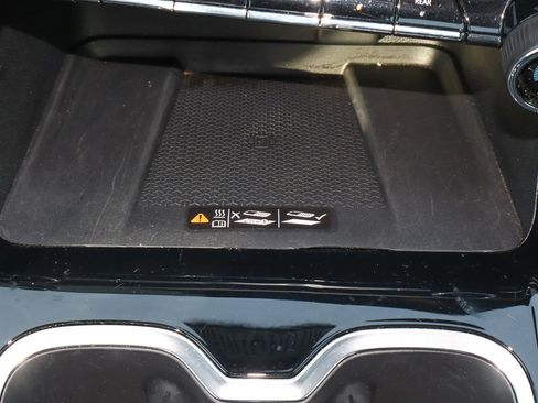 Used 2025 Chevrolet Traverse LT image 23