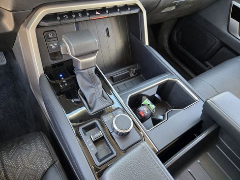 Used 2024 Toyota Tundra Limited image 23