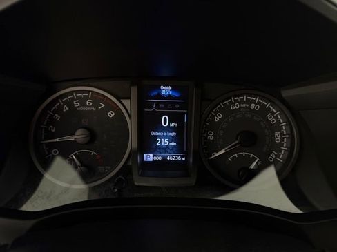 Used 2022 Toyota Tacoma TRD Off-Road w/ Technology Package image 18