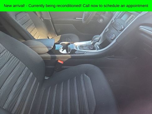 Used 2016 Ford Fusion SE FWD image 6