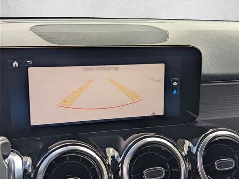 Used 2026 Mercedes-Benz GLB 250 image 12