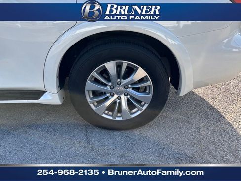 Used 2016 INFINITI QX80 2WD w/ Driver's Assistance Package image 10