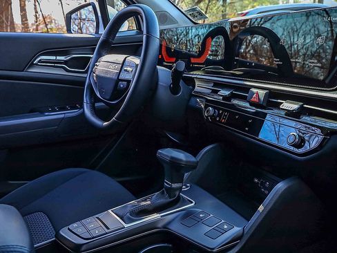 Certified 2026 Kia Sportage LX w/ LX Convenience Package image 25