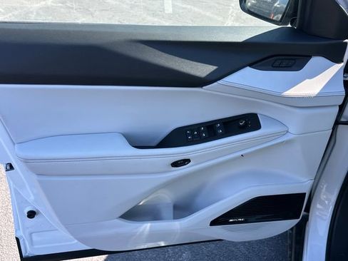New 2026 Jeep Cherokee Overland image 11