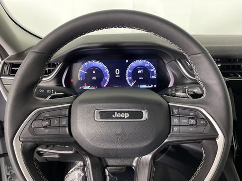 Used 2023 Jeep Grand Cherokee L Laredo w/ Luxury Tech Group I AWD/4WD image 21