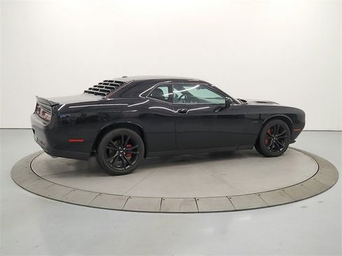 Used 2017 Dodge Challenger R/T w/ Blacktop Package image 7