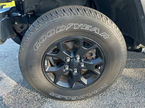 Used 2021 Jeep Wrangler Sport AWD/4WD image 10