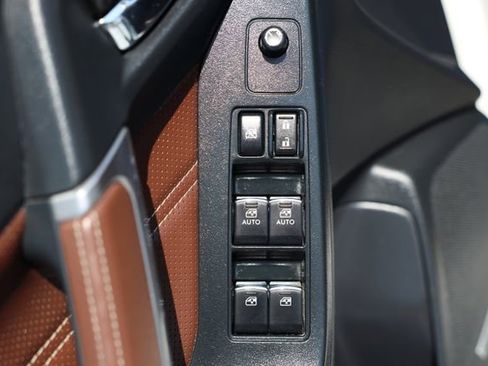 Used 2018 Subaru Forester 2.5i Touring w/ Popular Package #2 AWD/4WD image 16