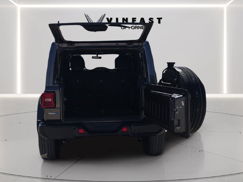 Used 2021 Jeep Wrangler Unlimited Sahara AWD/4WD image 9