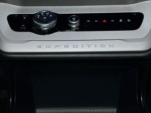 New 2026 Ford Expedition Active AWD/4WD image 16