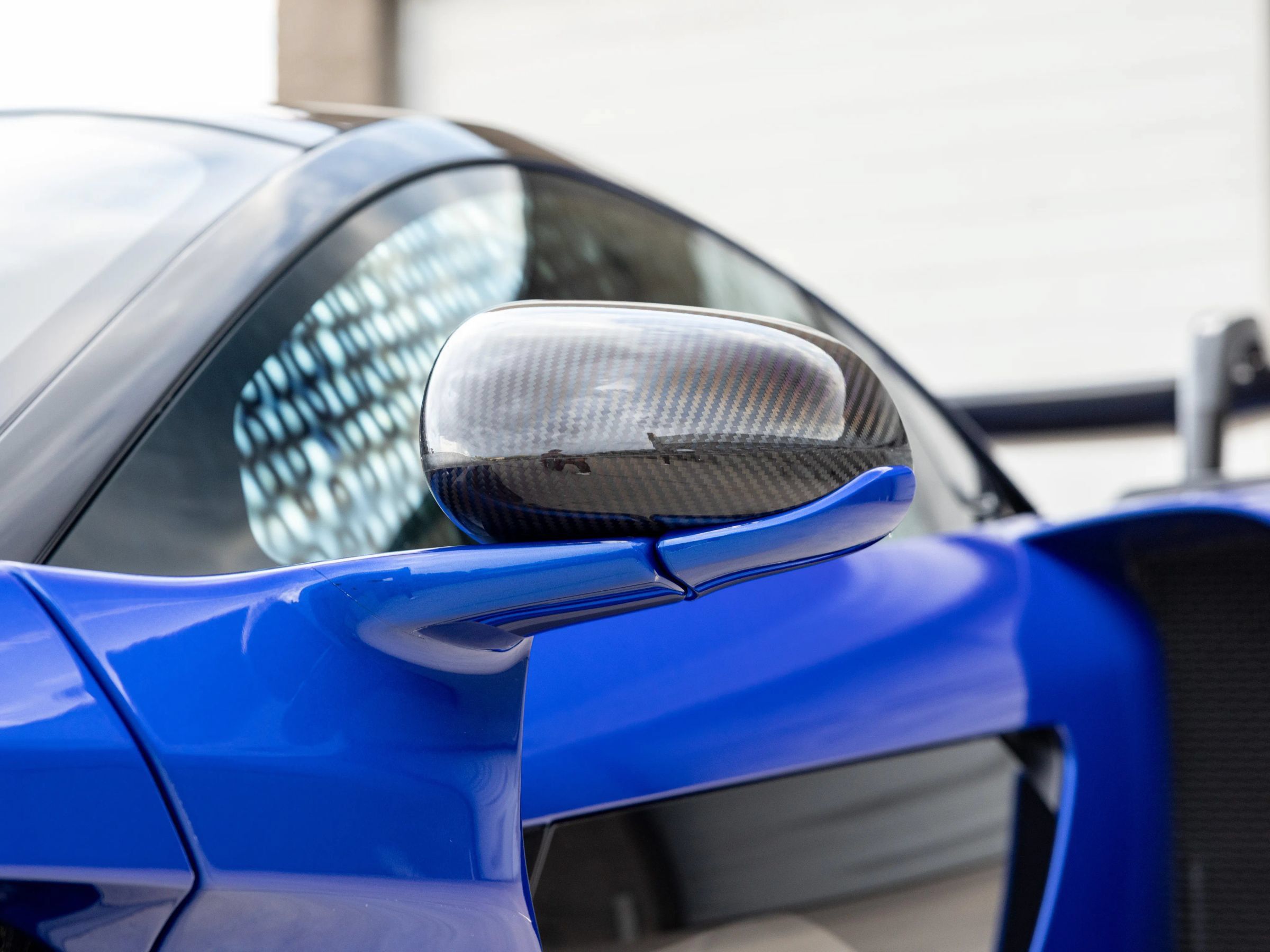 Used 2019 McLaren Senna RWD image 39