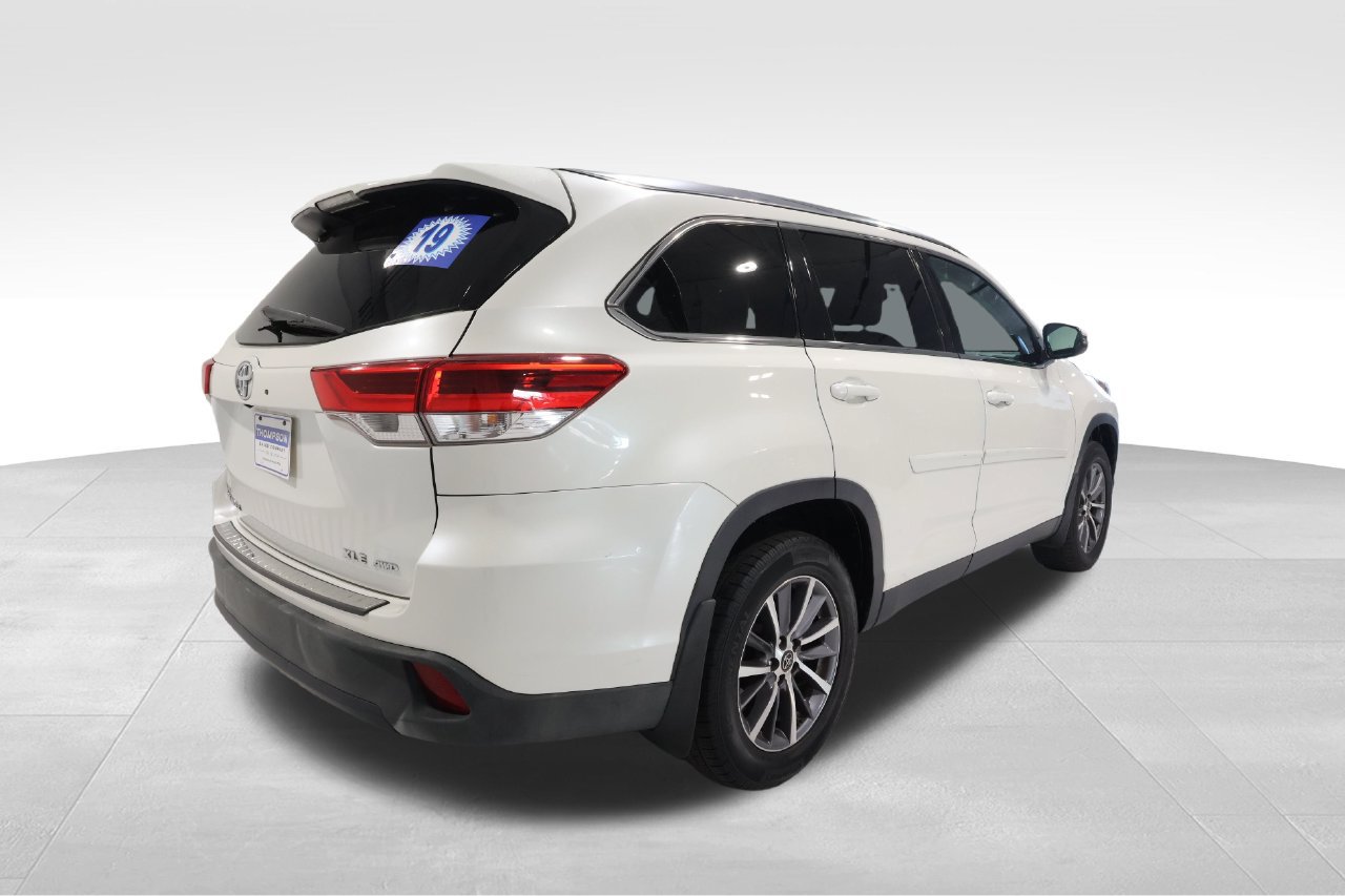 Used 2019 Toyota Highlander XLE w/ Protection Package #3 AWD/4WD image 3