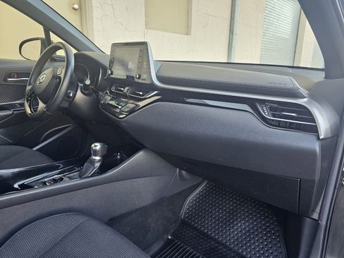 Used 2019 Toyota C-HR XLE image 25