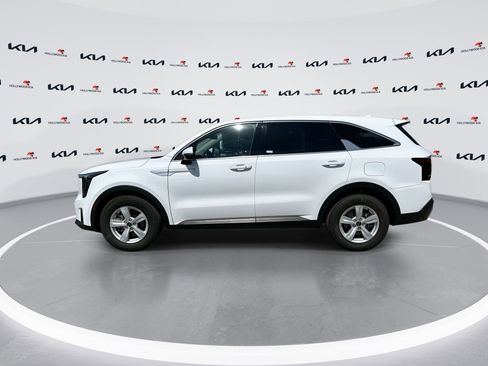 Certified 2025 Kia Sorento LX FWD image 5