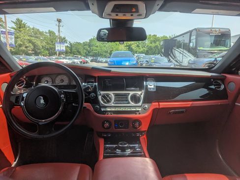 Used 2018 Rolls-Royce Dawn RWD image 42