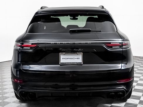 Certified 2023 Porsche Cayenne Turbo AWD/4WD image 11