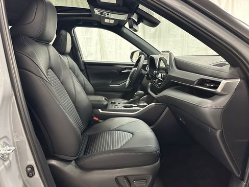 Used 2025 Toyota Highlander XSE image 67