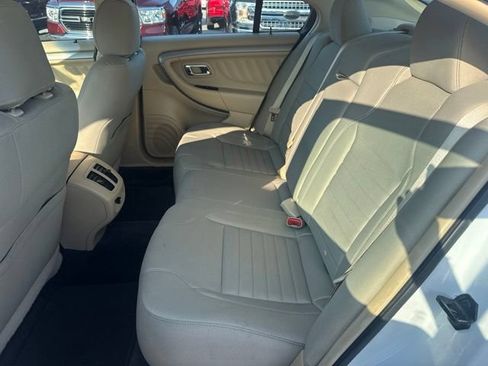 Used 2018 Ford Taurus SE FWD image 13
