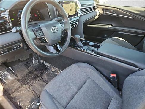 Used 2025 Toyota Camry LE FWD image 12