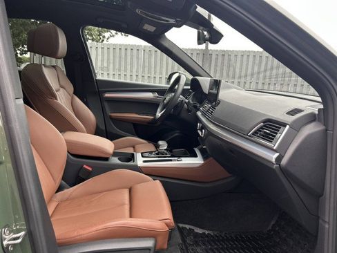 Certified 2025 Audi Q5 2.0T Premium Plus image 28